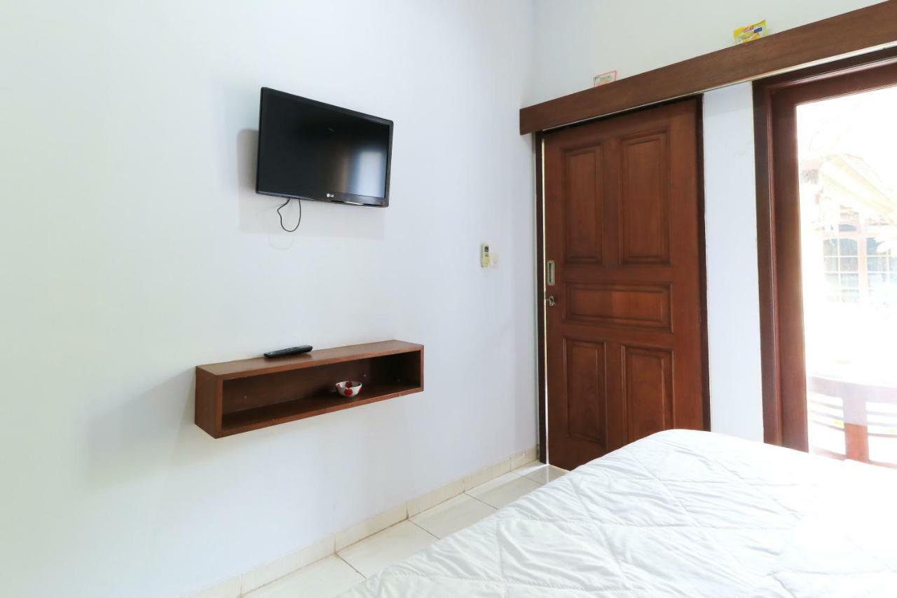 Puri Jayaraja Pensión Kuta Lombok Exterior foto