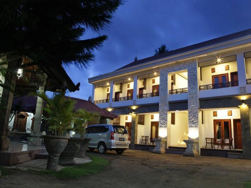 Puri Jayaraja Pensión Kuta Lombok Exterior foto